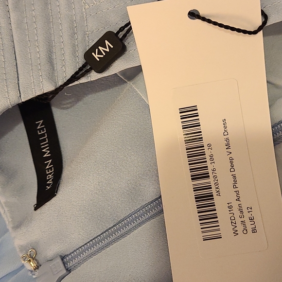 Karen Millen Quilt Satin and Pleat Deep V Midi Dress BLUE - Picture 7 of 12